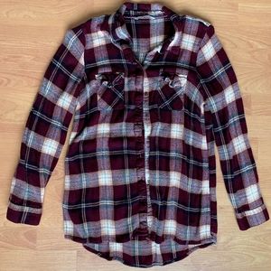 Red plaid flannel long sleeve button up shirt